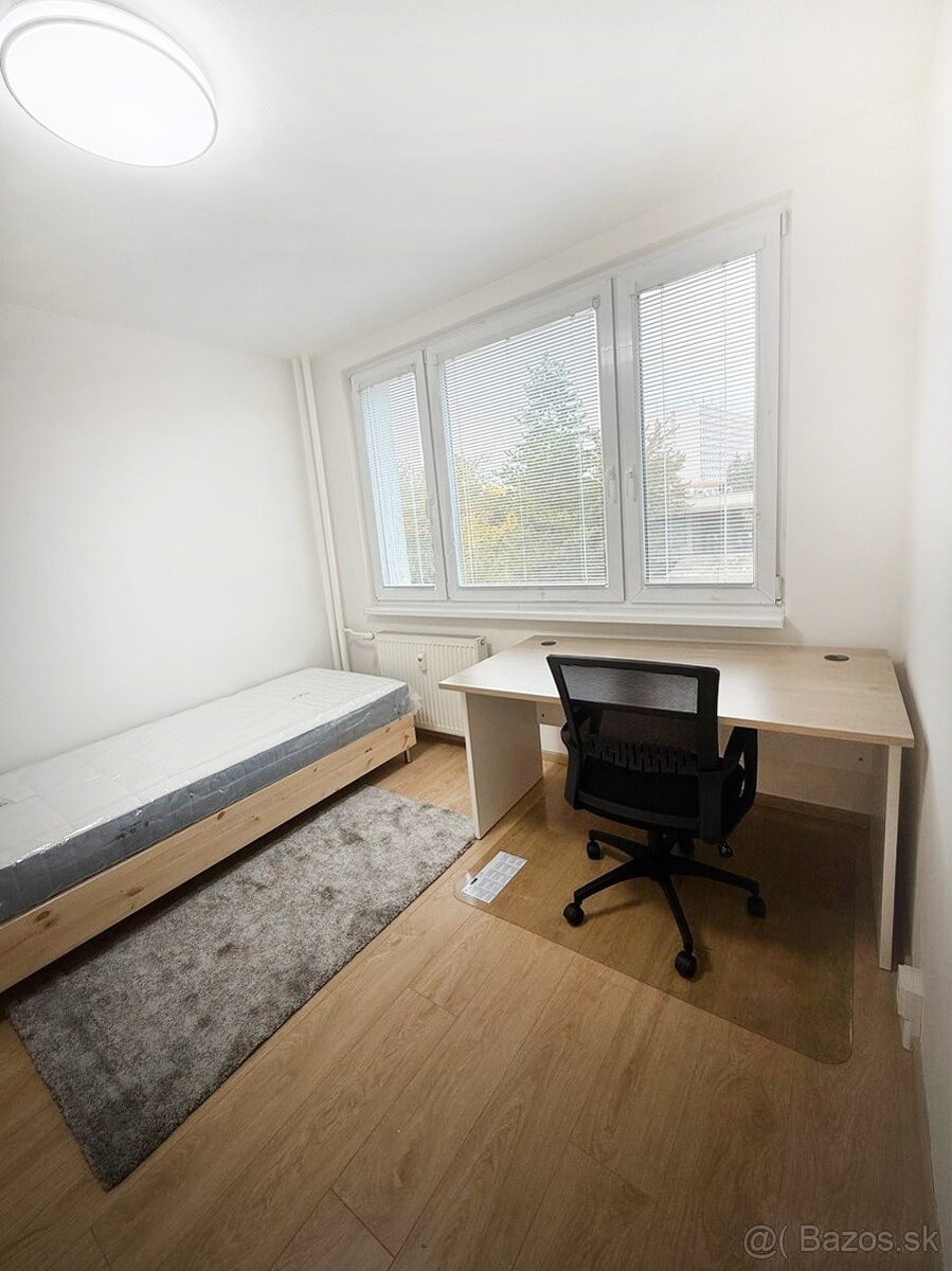 Ponúkame na prenájom priestranný 4-izbový byt na Hronskej ul - 6