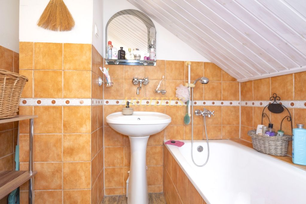 NA PRENÁJOM, PODKROVNÝ 2 IZBOVÝ BYT V RD, 55m2, SOLIVAR - 6