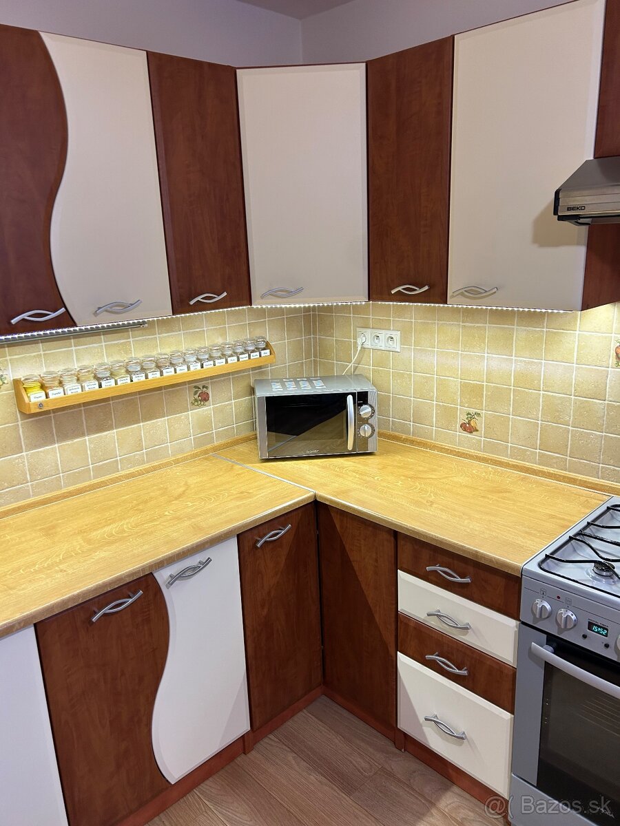 Kuchynská linka - 6