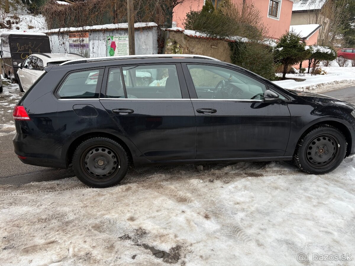 Volkswagen Golf kombi 2.0TDI Bluemotion - 6