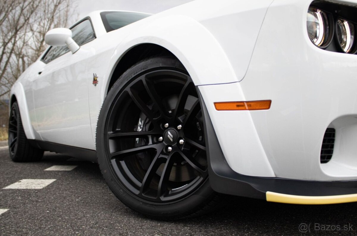 NOVÝ Dodge Challenger SRT 6.4 HEMI - 6
