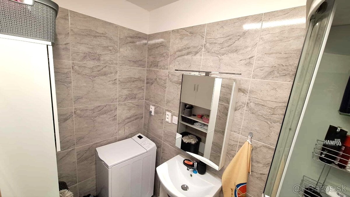 EXKLUZÍVNY PREDAJ-Prerobený 3 izb.byt s loggiou v KN - 6