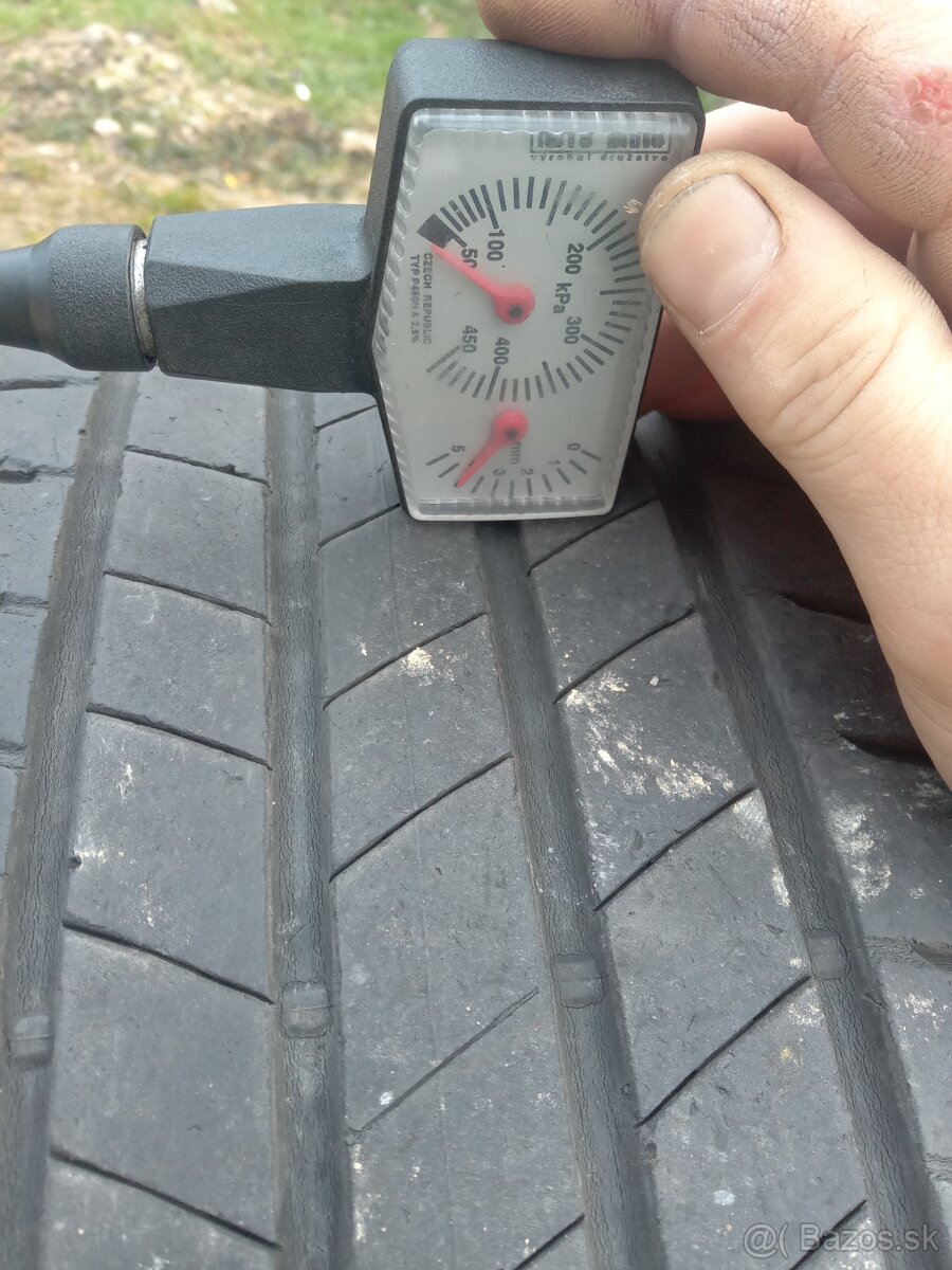 Letné pneu 235/55 r 19 - 6