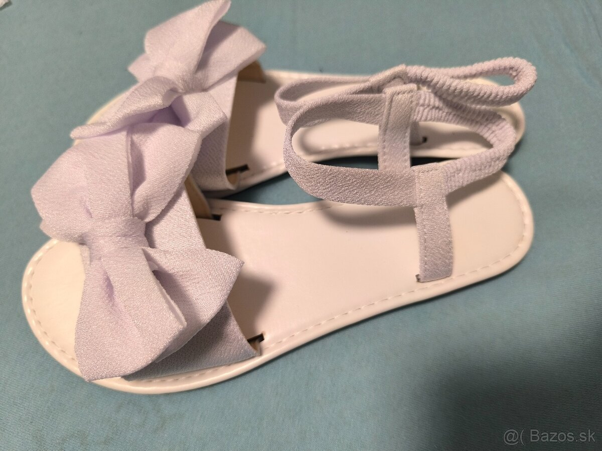 Jednoduché svadobné šaty - 6