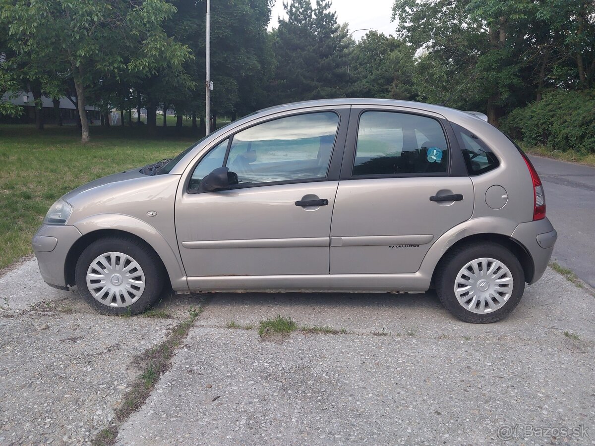 Citroën C3 r. 2009 54kW šedá metalíza - 6