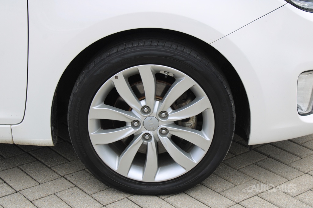 Kia Carens 1,7 CRDi 104 kW - 6