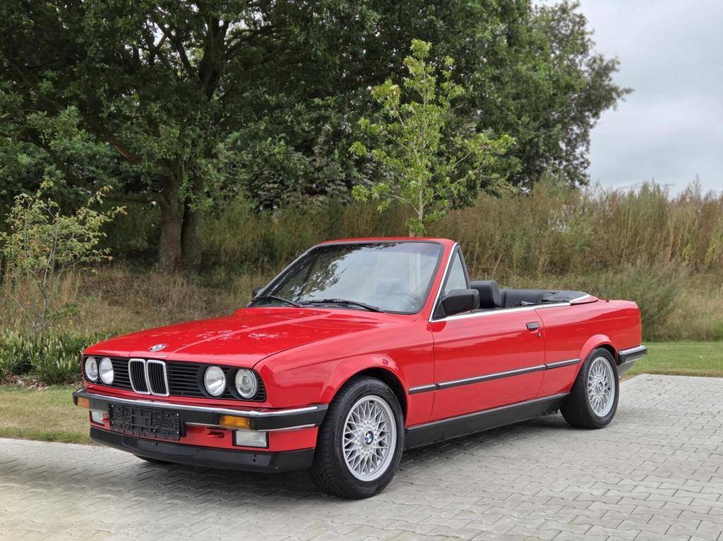 BMW 3-série Cabrio 320i (E30) z roku 1990 - 6
