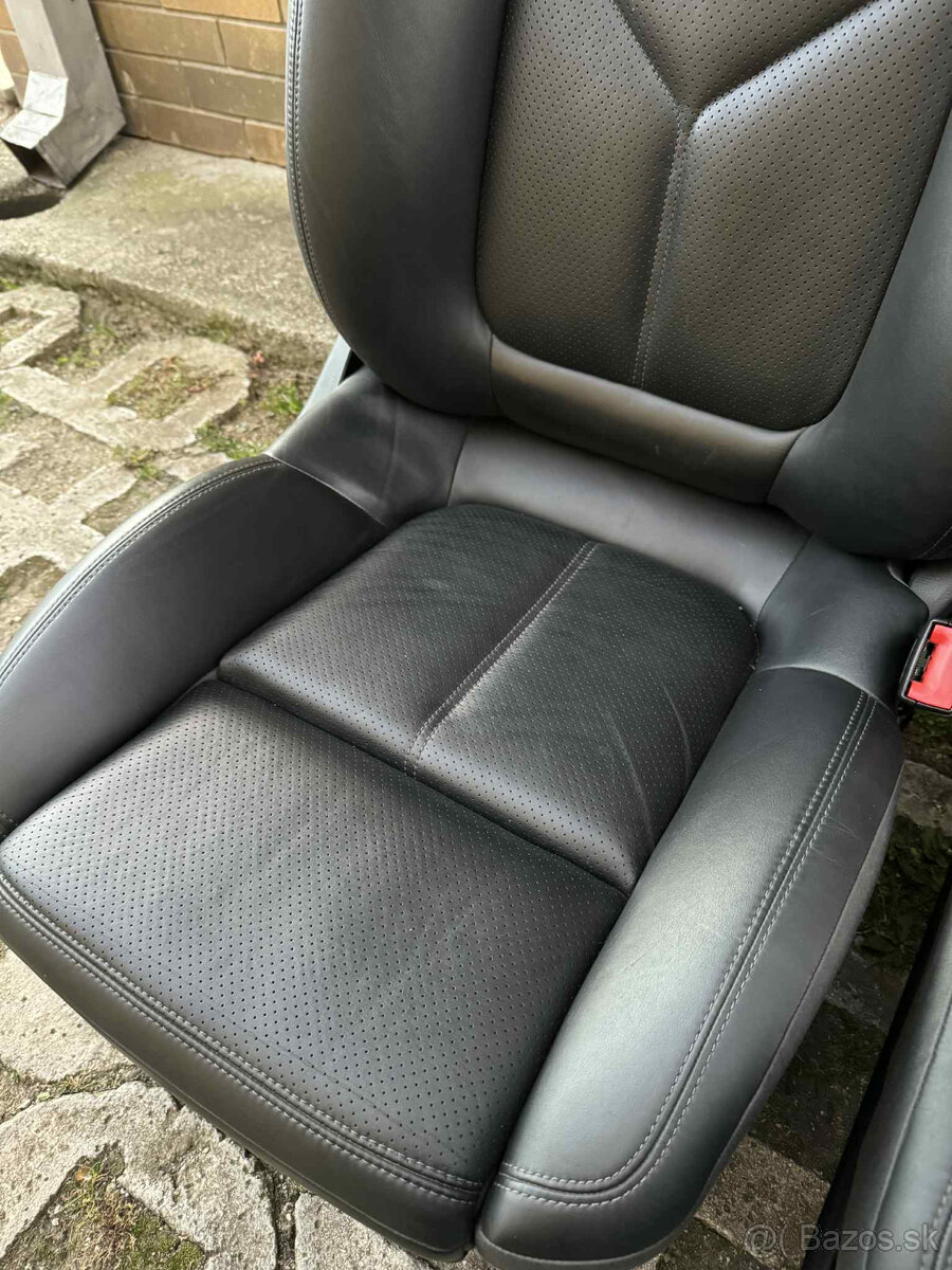 Sedadlá + tapacíre (čierna koža) Porsche Macan 95B - 6