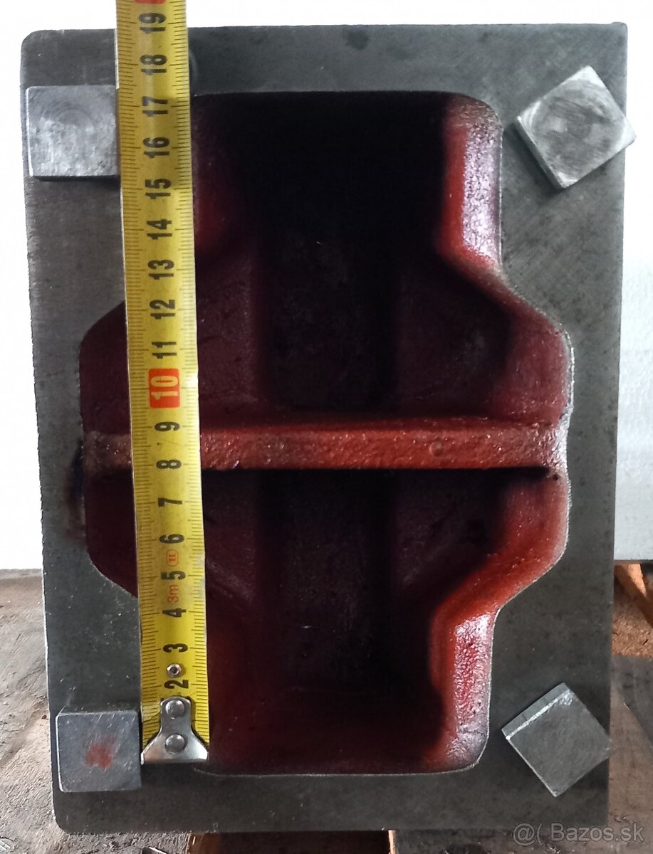 Predávam zadný nožový držiak SN 40 - 6