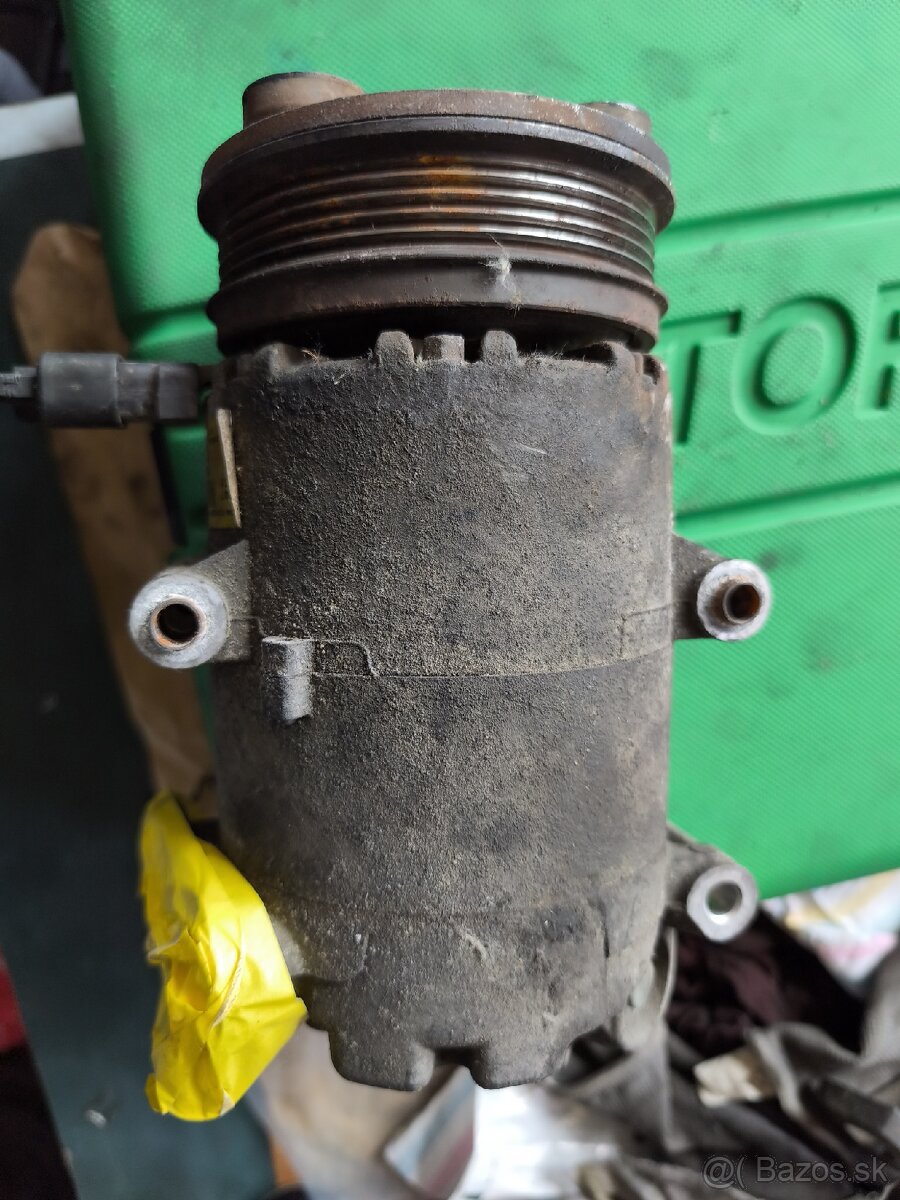 Predám 2 alternatory , kompresor klímy, poduški morora - 6