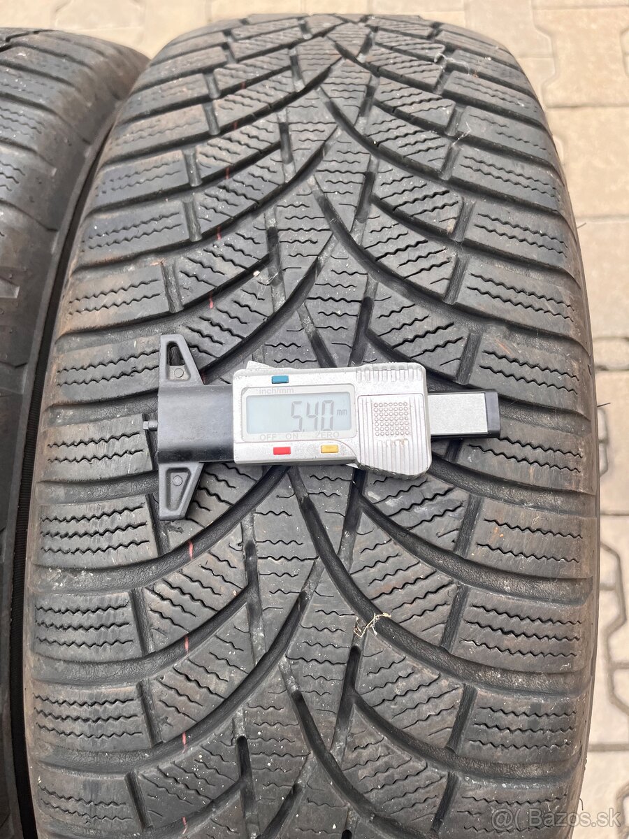 215/65R17 Toyo zimne - 6