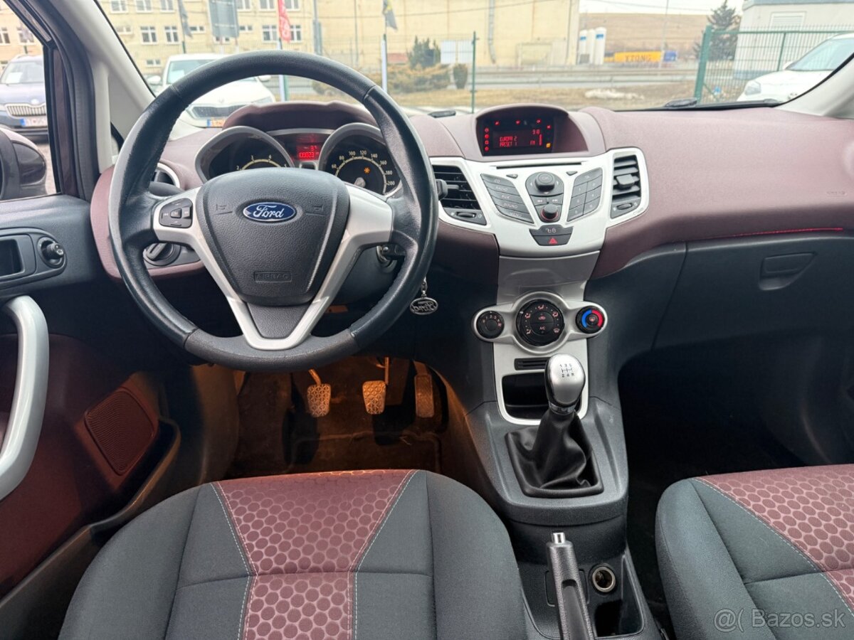 Ford Fiesta / rok 2010 - 6