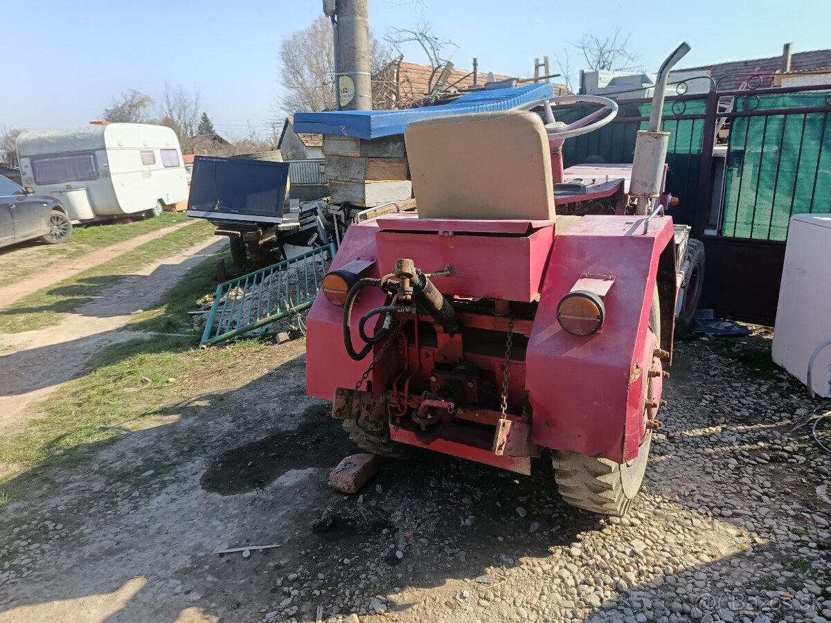 Ponúkame na predaj traktor s prívesom - 6