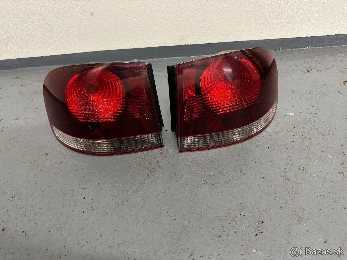 VW Touareg zadná část - 6