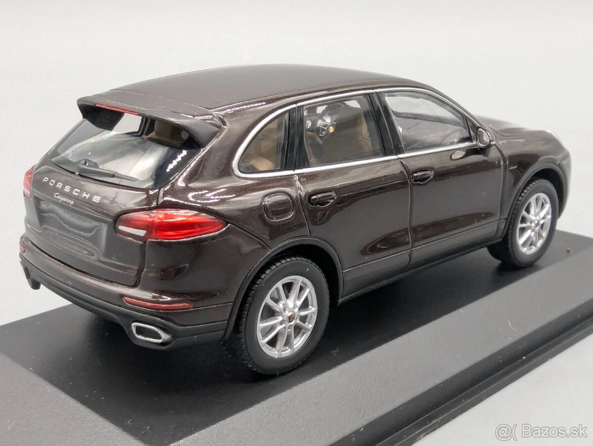 1:43 Minichamps Porsche Cayenne Diesel - 6