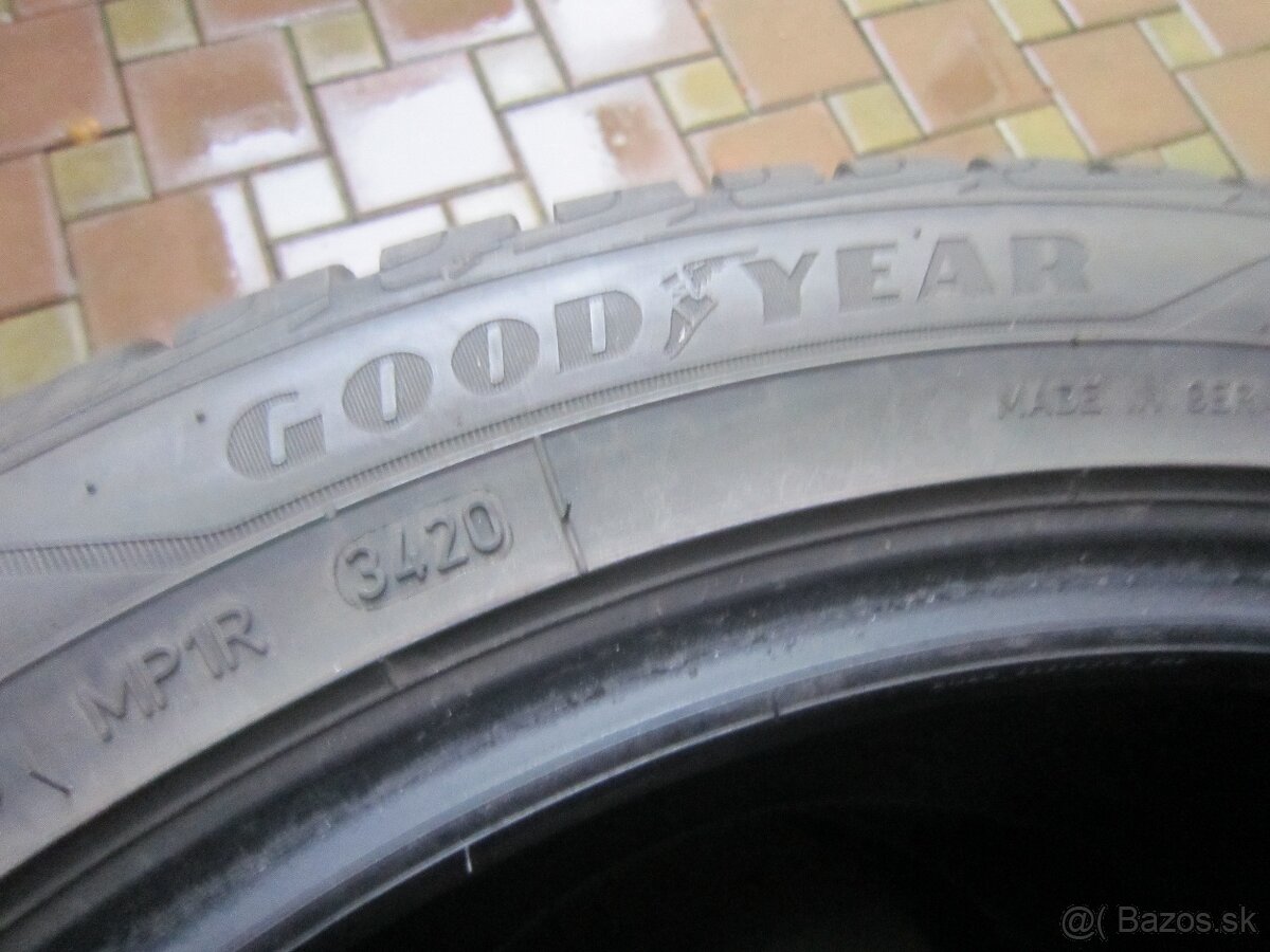 245/45R18 100V zimne pneu Goodyear UGp+ dezen 6-7mm - 6