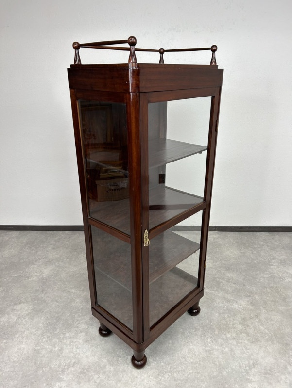 úzka art deco vitrína 62cm - 6