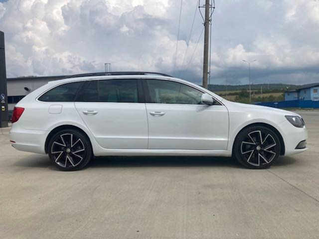 Škoda Superb Combi 2.0 TDI DSG,2015,NAVI,XENON - 6