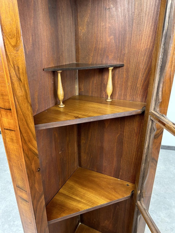 Rohová vitrína v Biedermeier štýle - 6