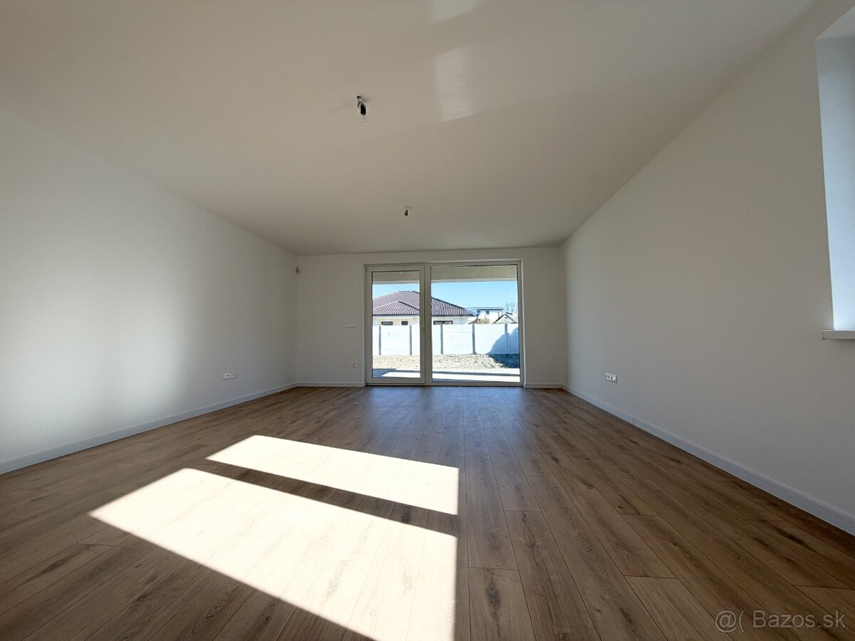 Moderný 4-izbový rodinný dom s garážou na predaj - 6