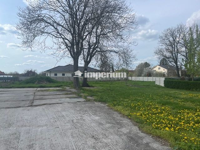 Predaj : pozemok 1550 m2 aj pre developerov v obci Veľké Bl - 6