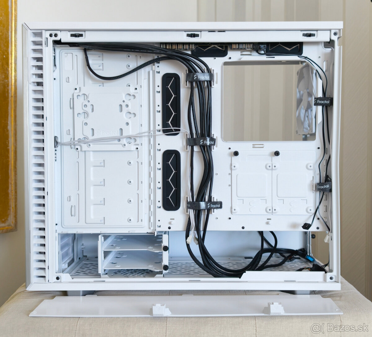 Predám PC skrinku Fractal Design Define 7 White TG - 6