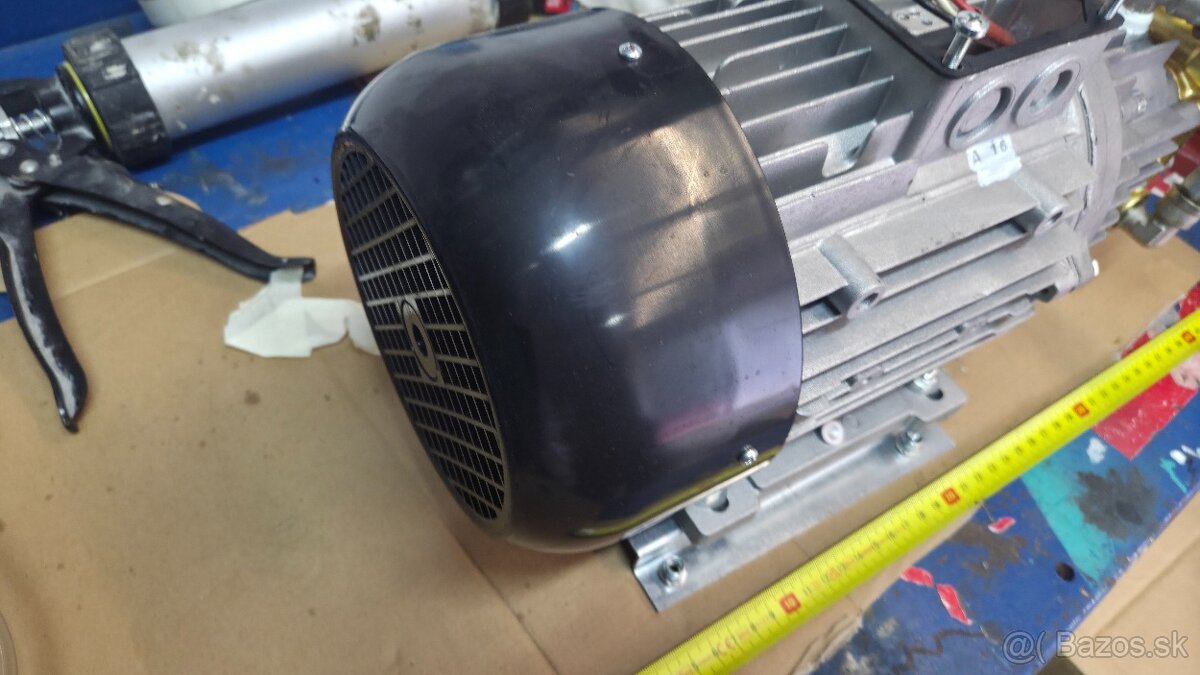 Elektromotor 400v/230v 7.5 A - 6