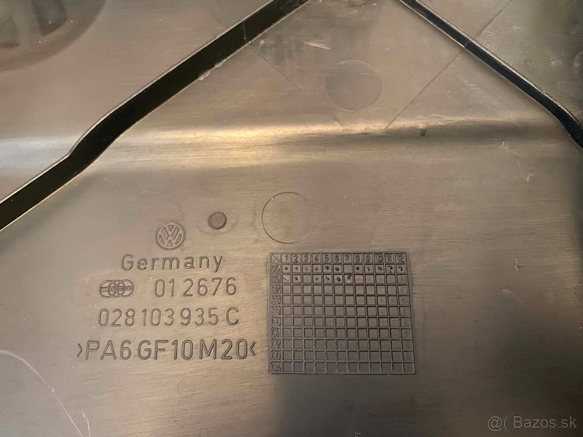 Kryt motora na VW PASSAT B4 variant - 6