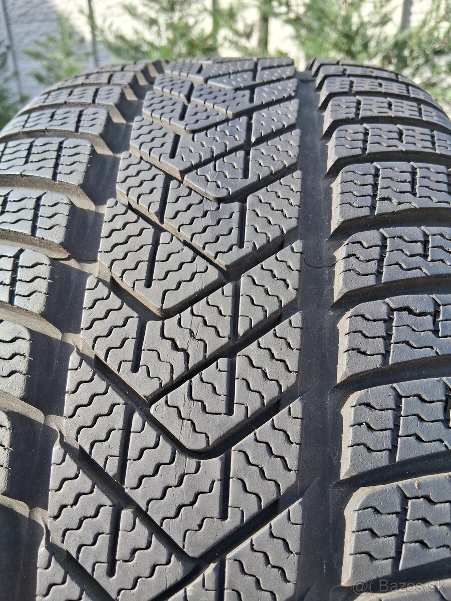 235/45 r18 zimne pneumatiky - 6