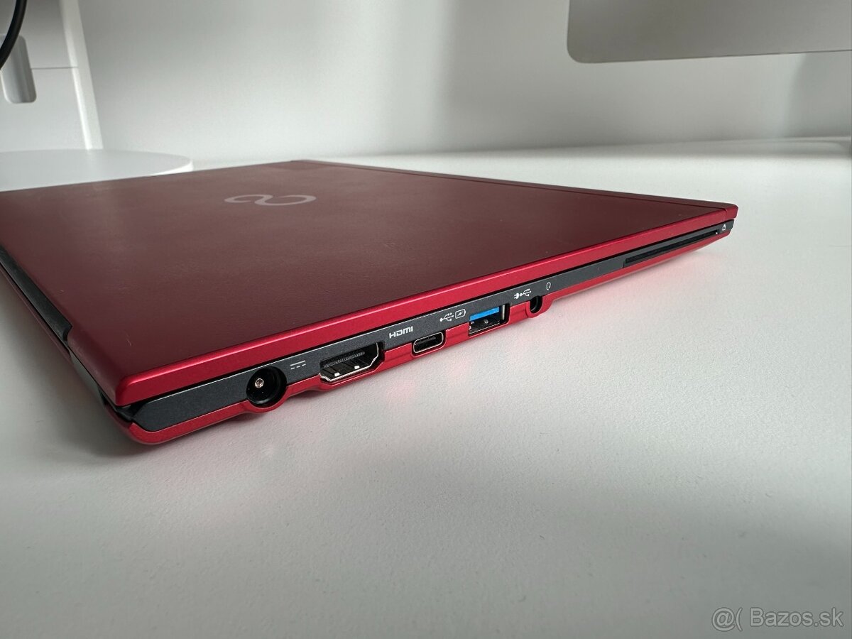 Fujitsu LifeBook U938 červený ultrabook - 6