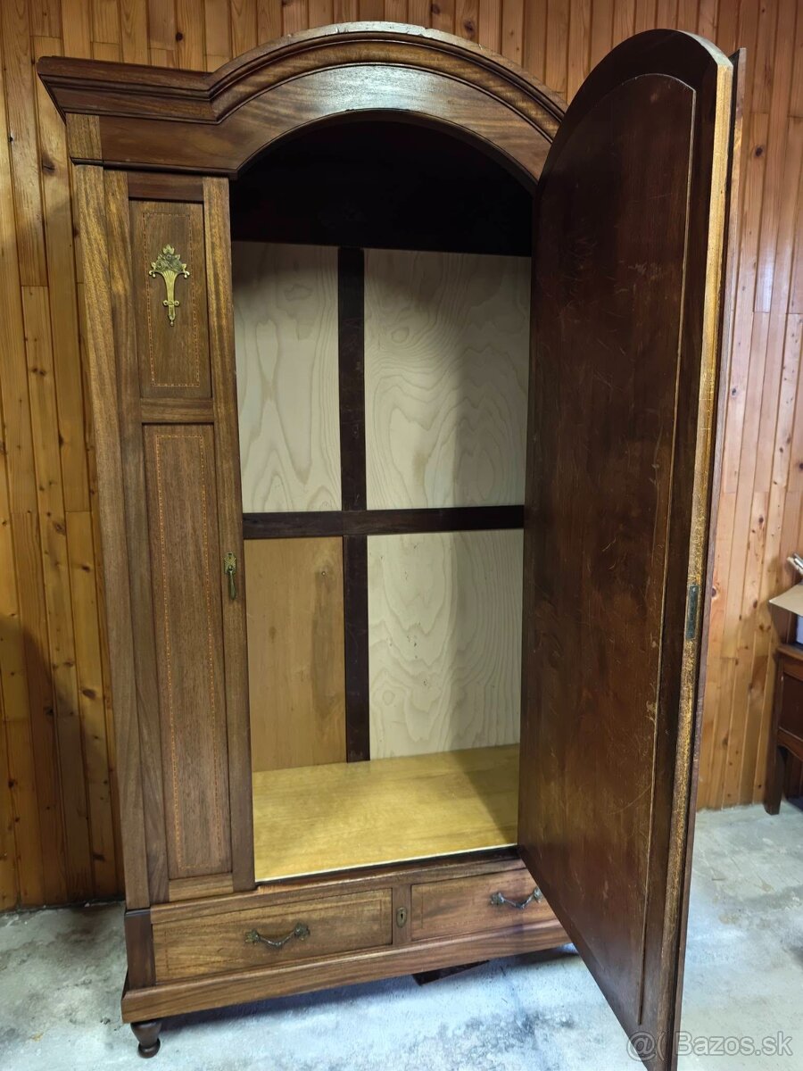 Starožitná skriňa - 6