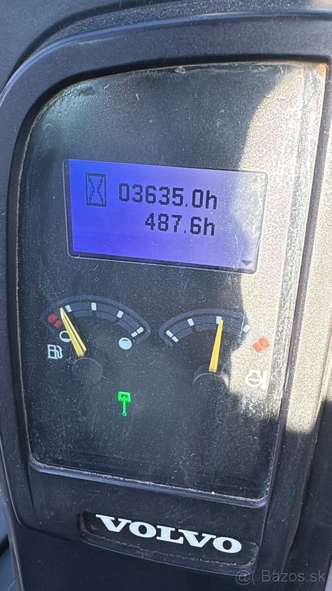 Pásové rýpadlo VOLVO ECR88D - 6