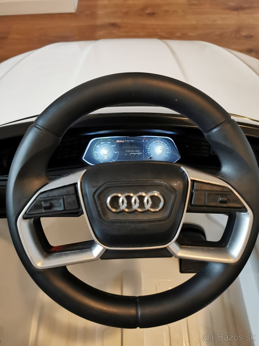 Elektrické autíčko Audi E-Tron Sportback 4x4 biele - 6