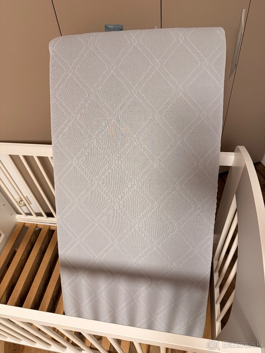 Predám detskú postieľku s matracom 120x60 - 6