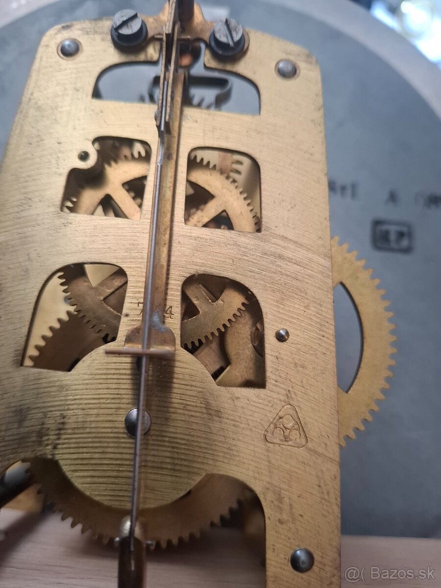 Predám funkčné starožitné ,,školské,, hodiny Wilhelm Hoffman - 6