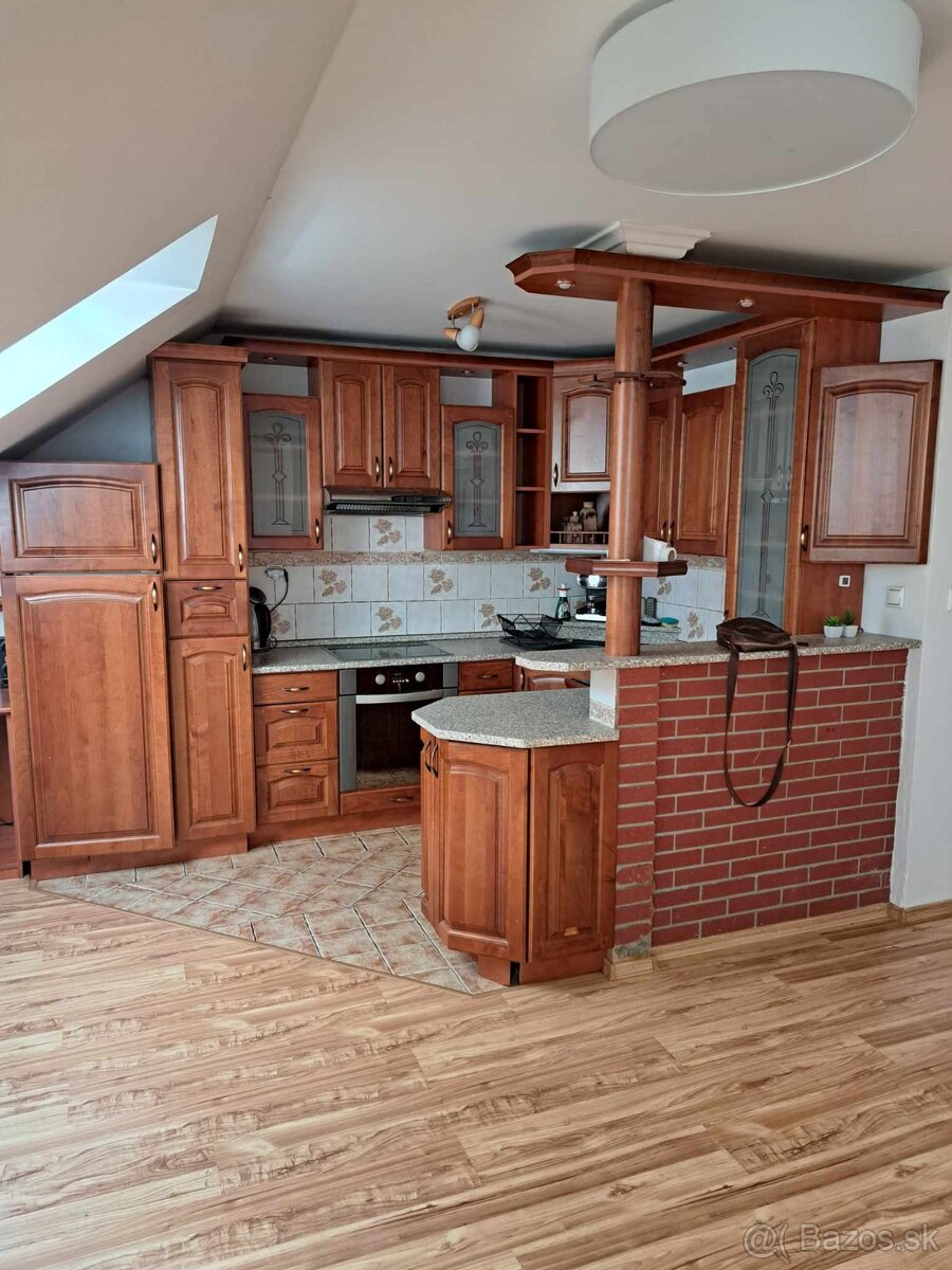 DOM SO 4 BYTOVÝMI JEDNOTKAMI | HOLUBYHO - 6