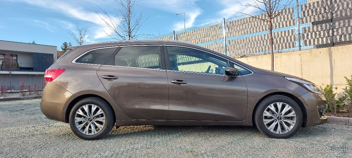 Kia Ceed SW 1.6 CRDi 136k Gold - 6