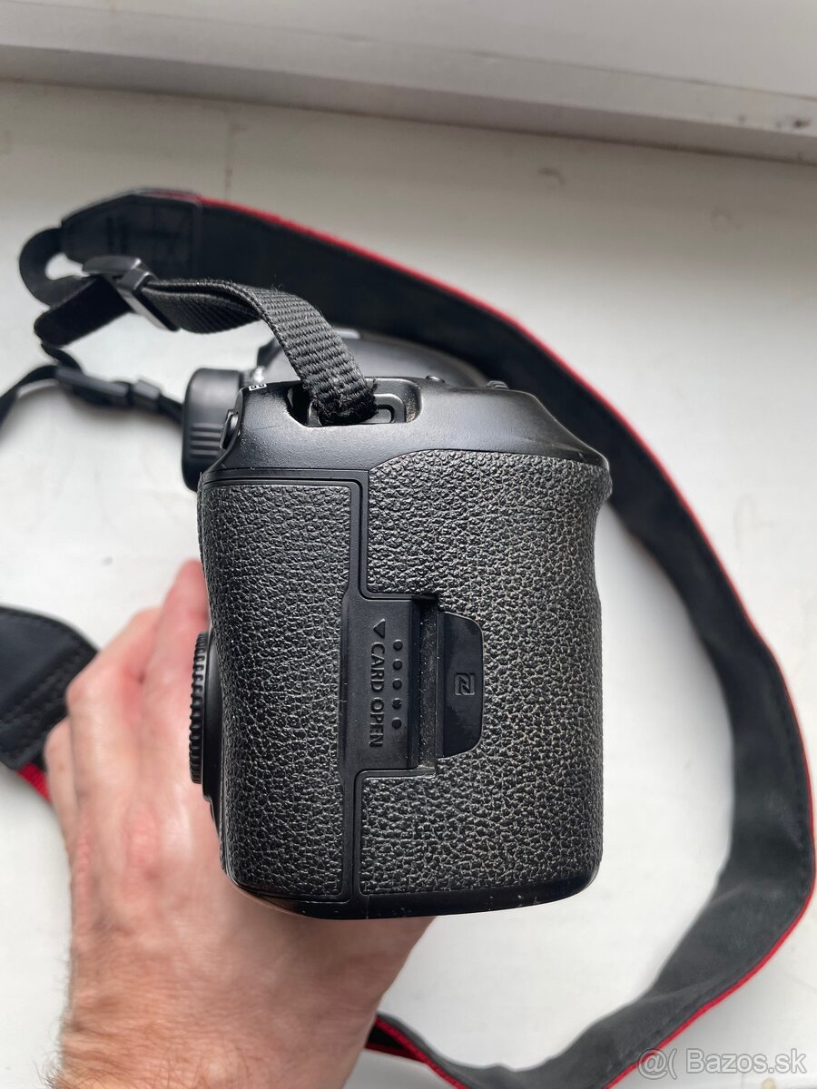 Canon EOS 5D Mark IV - 6