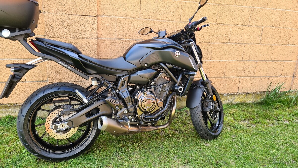 Yamaha mt 07 - 6