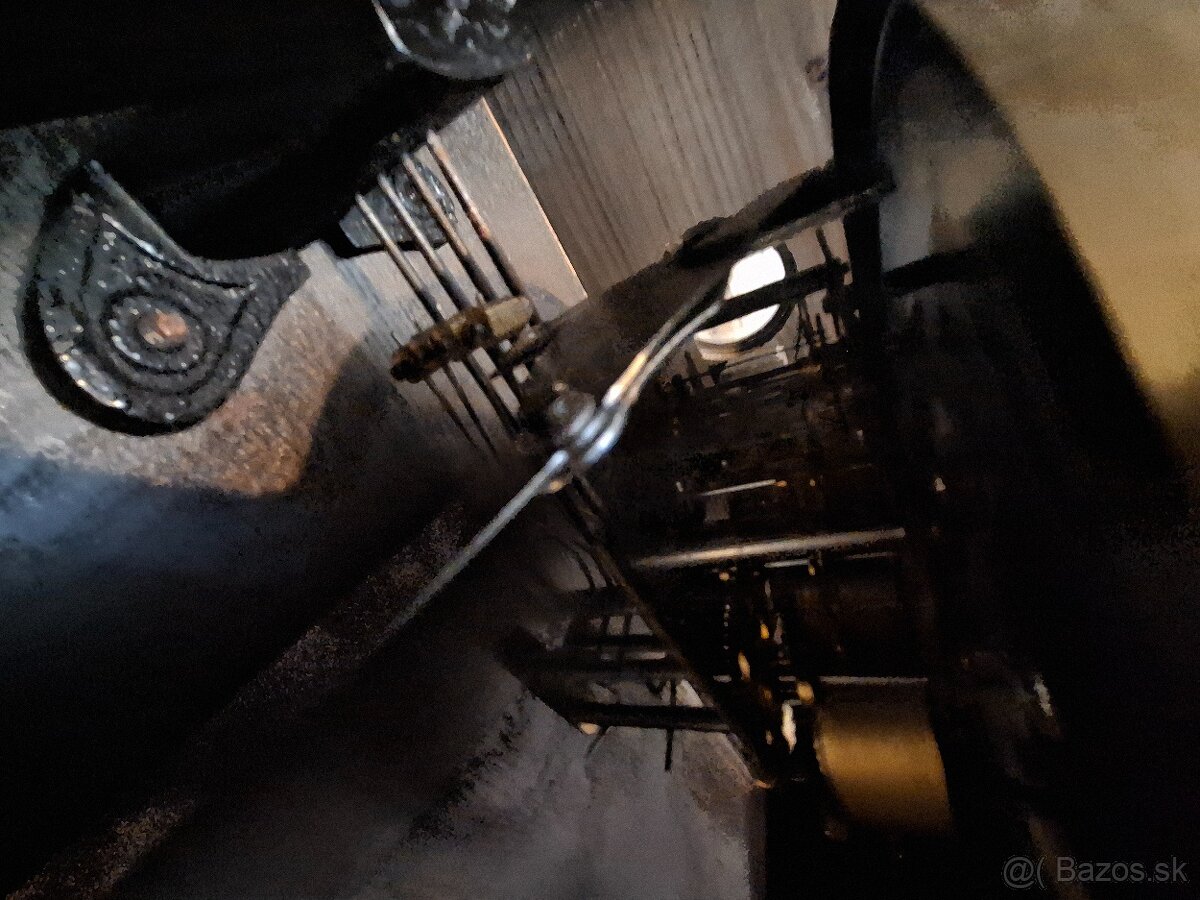 Predám funkčné polbicie nástenné hodiny JUNGHANS V:74cm ARTD - 6