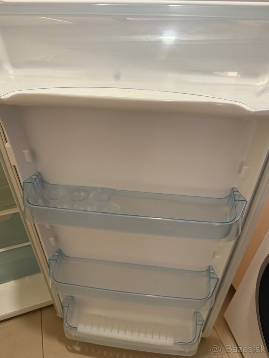 Chladnička s mrazničkou - 6