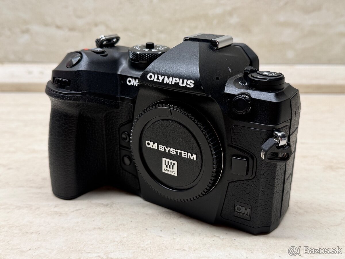Olympus OM-1, počet záberov: 25 - 6