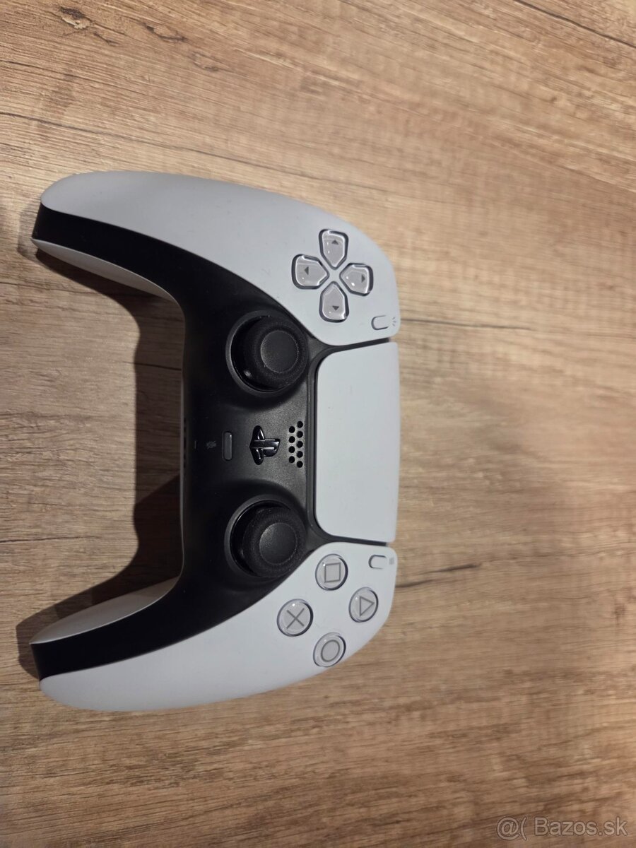 Predám PS5 CFI-1216A za 300€ - 6