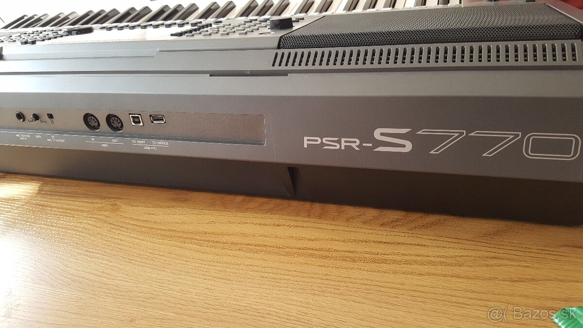 Klavír Yamaha psr-S770 - 6