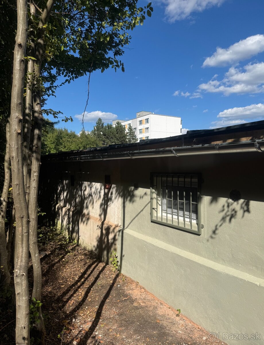 Moderná Garáž - Radvaň - 6