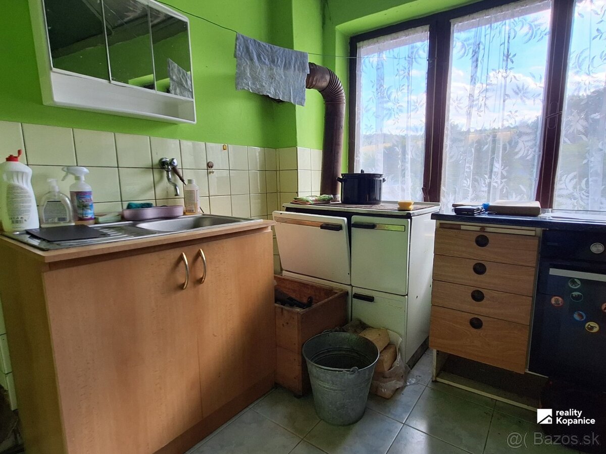 Malý domček, pokojná ulička, veľký pozemok a stodola - 6