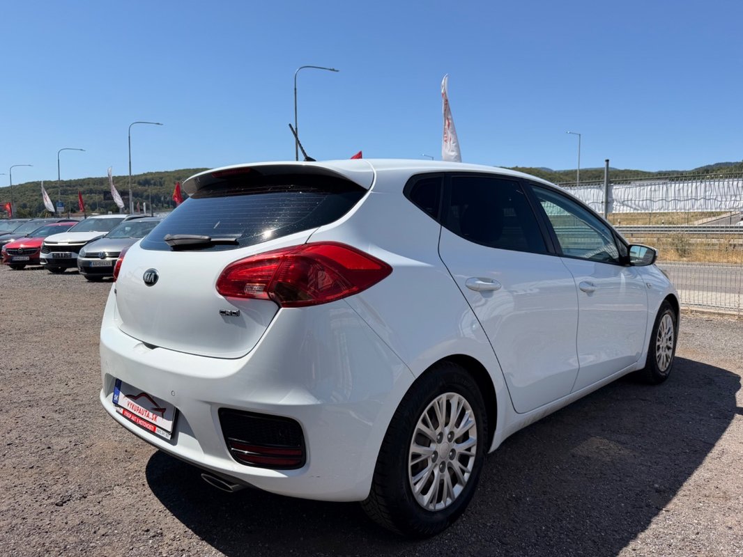 Kia Cee´d 1.6 CRDi VGT Gold - 6