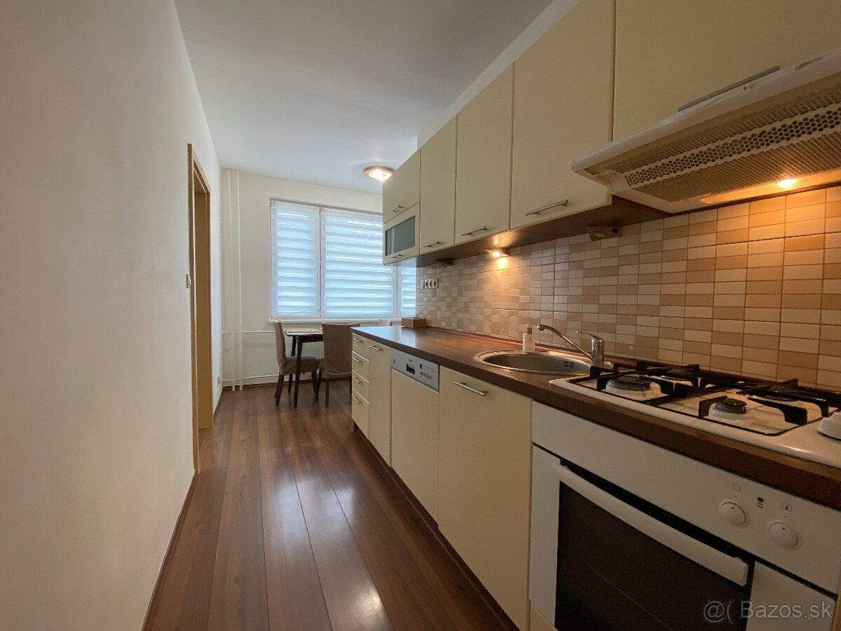 Dvojizbový byt s balkónom vo Zvolene na prenájom - 6