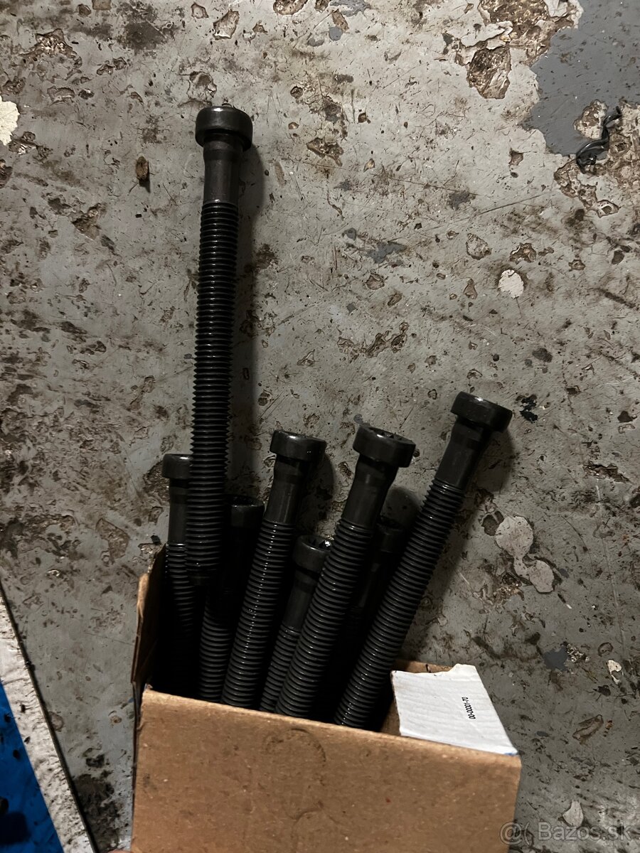 Hlava škoda superb 2 - 6