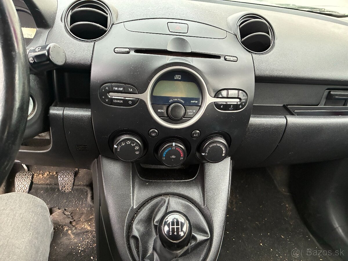 Mazda 2 / 2008 - 6